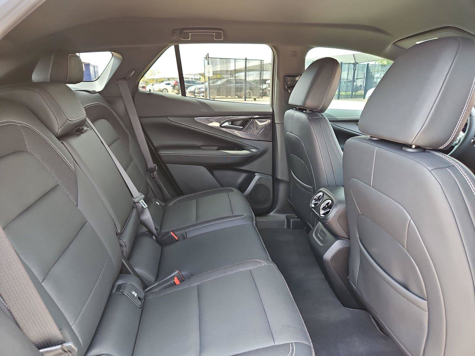 Used 2024 Chevrolet Blazer EV LT AWD/4WD image 28