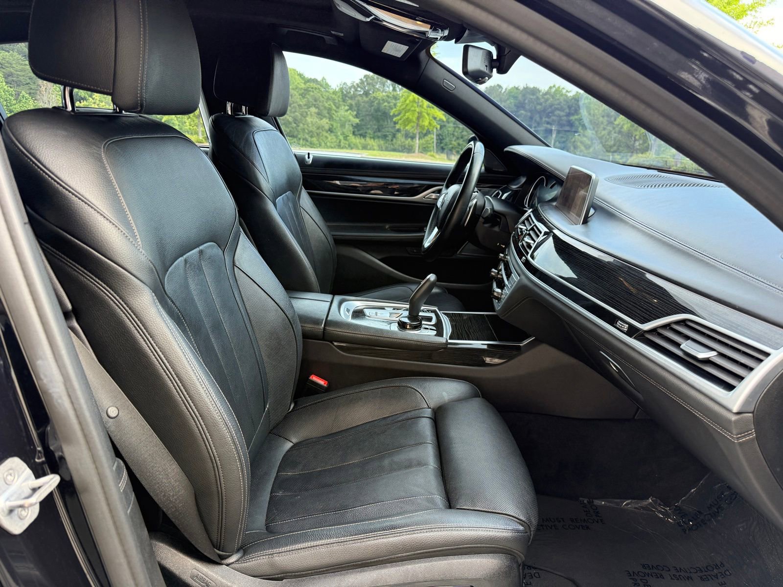 Used 2019 BMW 740i w/ Executive Package RWD image 34