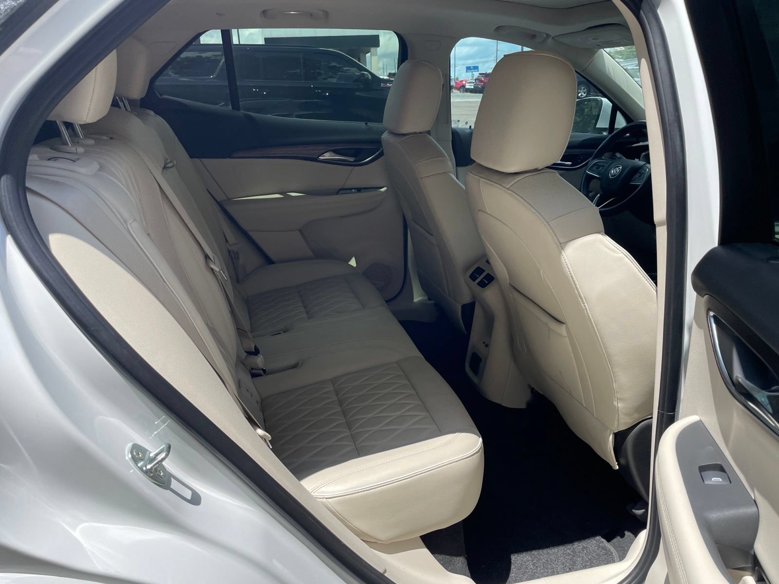 Used 2023 Buick Envision Avenir AWD/4WD image 36