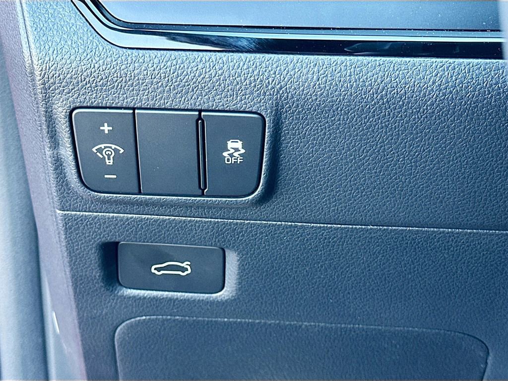 Certified 2025 Kia K5 GT-Line image 10