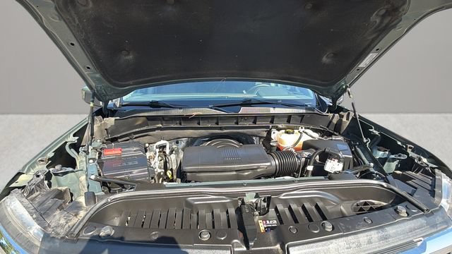 Used 2025 Chevrolet Silverado 1500 LT AWD/4WD image 32