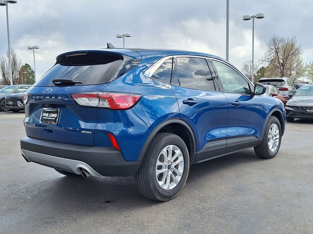 Used 2022 Ford Escape SE image 3