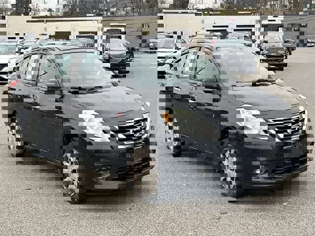 Used 2012 Nissan Versa SV image 16