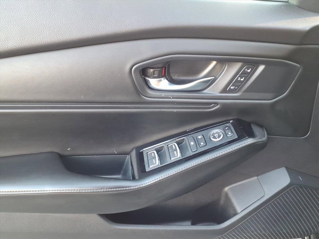 Used 2023 Honda Accord Touring image 16