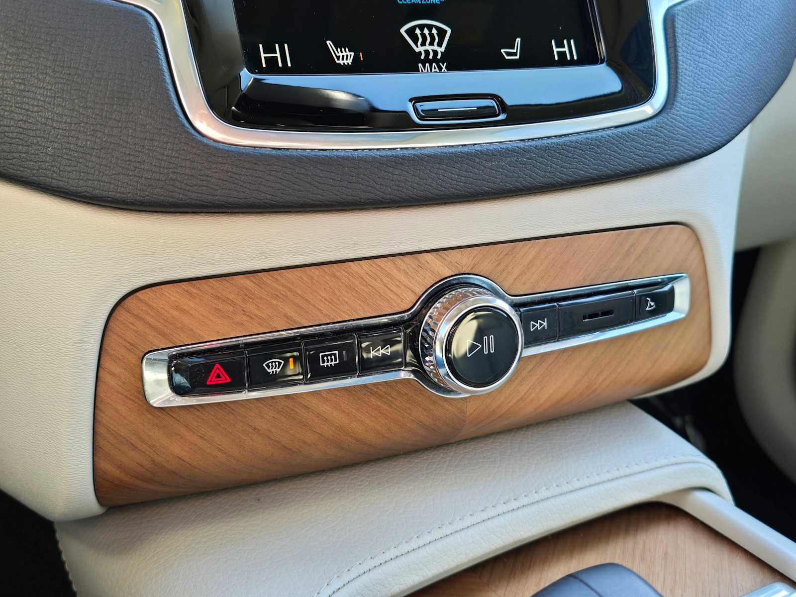 Used 2022 Volvo XC90 T8 Inscription Expression image 30