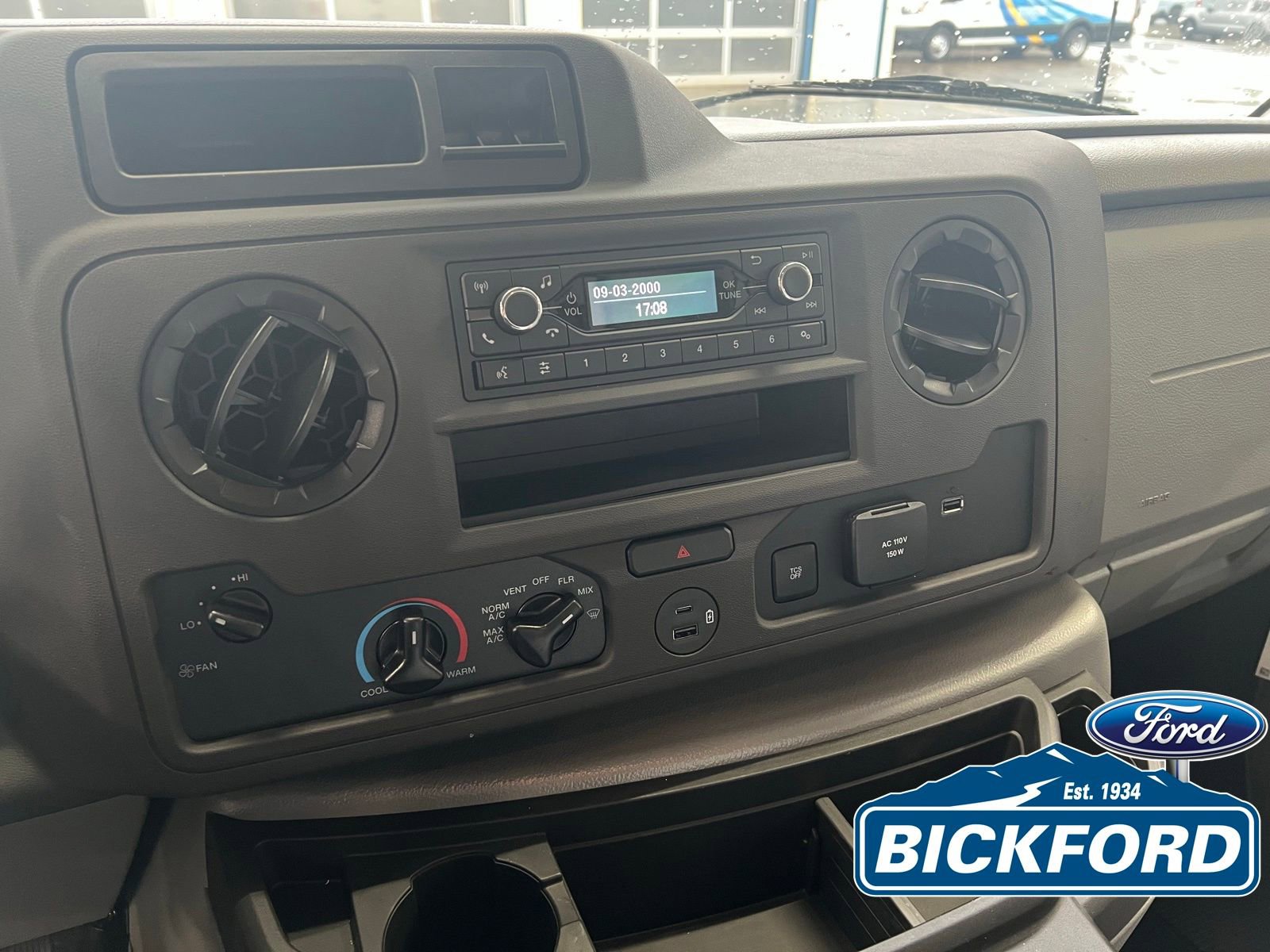 New 2026 Ford E-450 and Econoline 450 Super Duty w/ Interior Upgrade Package RWD image 10