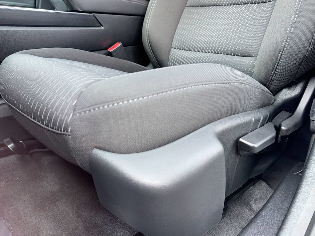 New 2027 Chevrolet Equinox LT w/ Safety and Technology Package FWD image 14