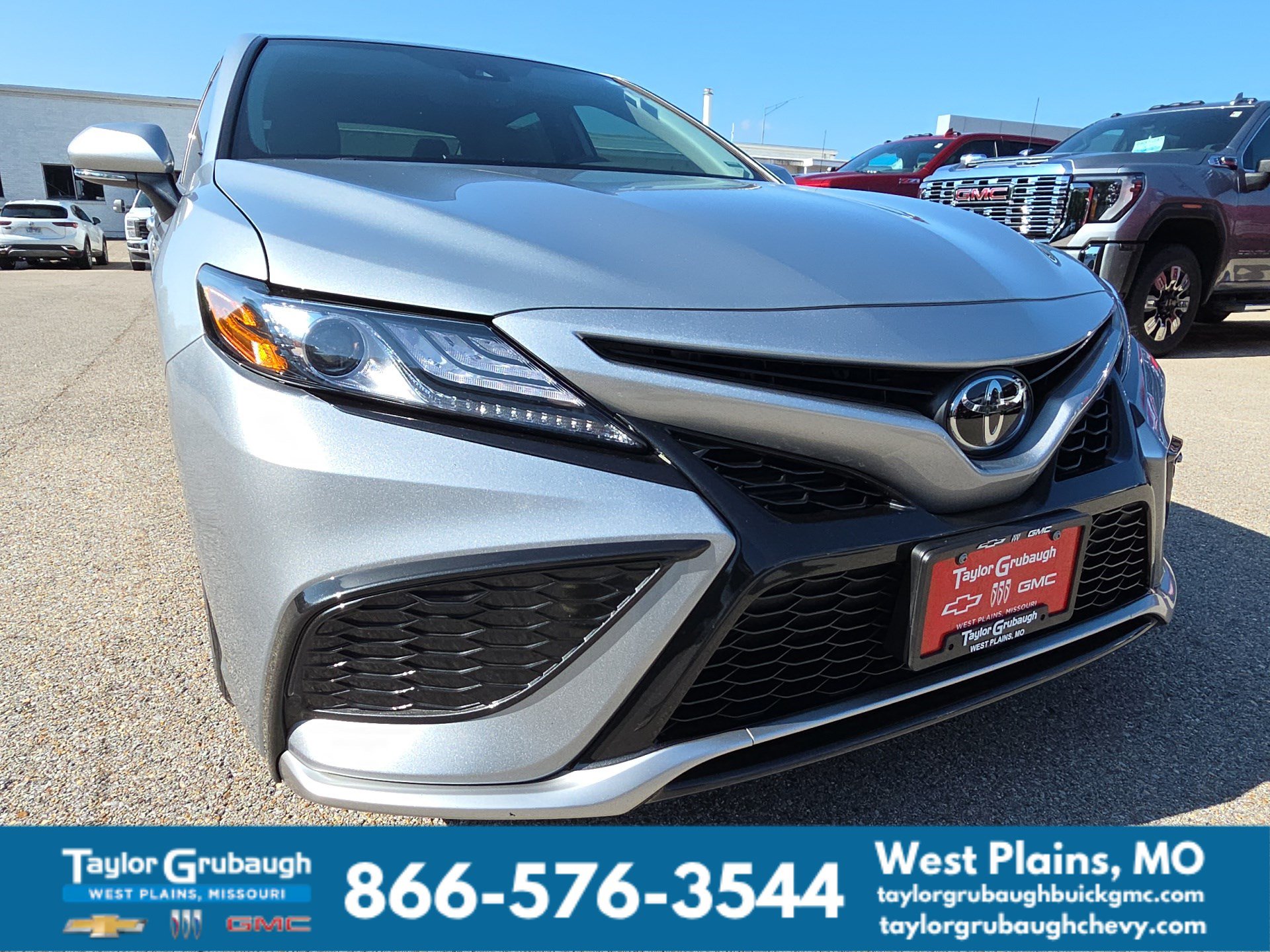 Used 2023 Toyota Camry XSE w/ Cold Weather Package FWD image 11