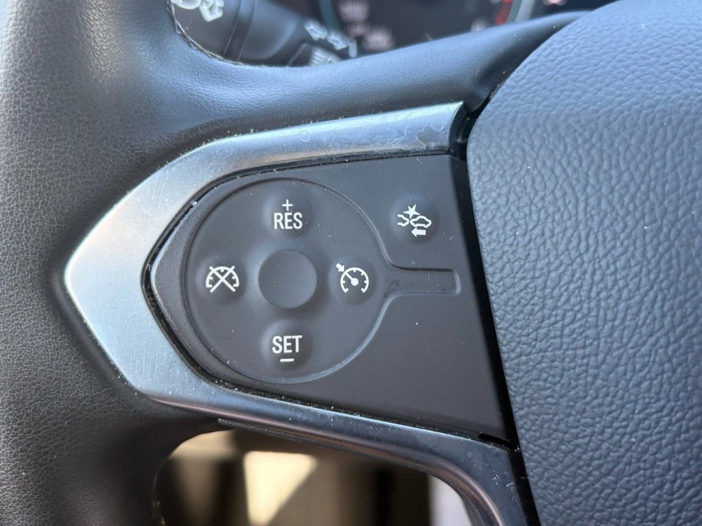 Used 2023 Chevrolet Traverse LT image 30