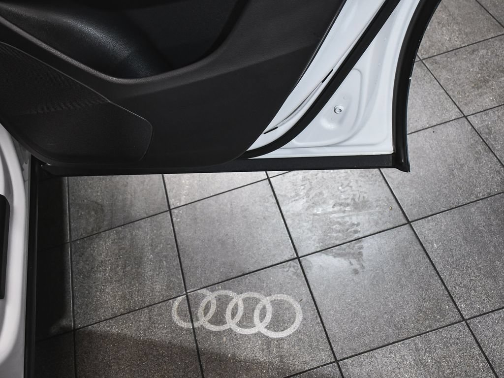 Used 2022 Audi Q8 Premium AWD/4WD image 17