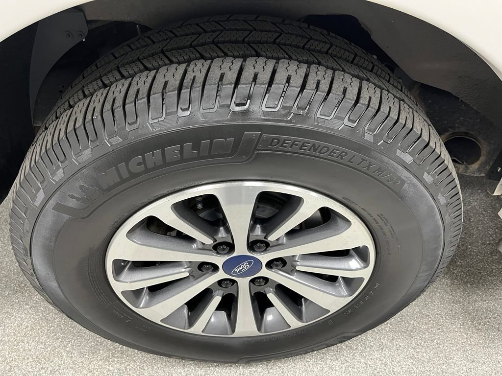 Used 2017 Ford Expedition EL XLT w/ Equipment Group 202A AWD/4WD image 18