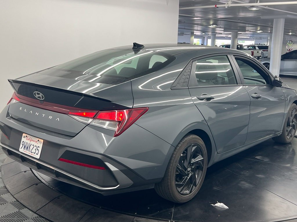 Used 2026 Hyundai Elantra Sport FWD image 5