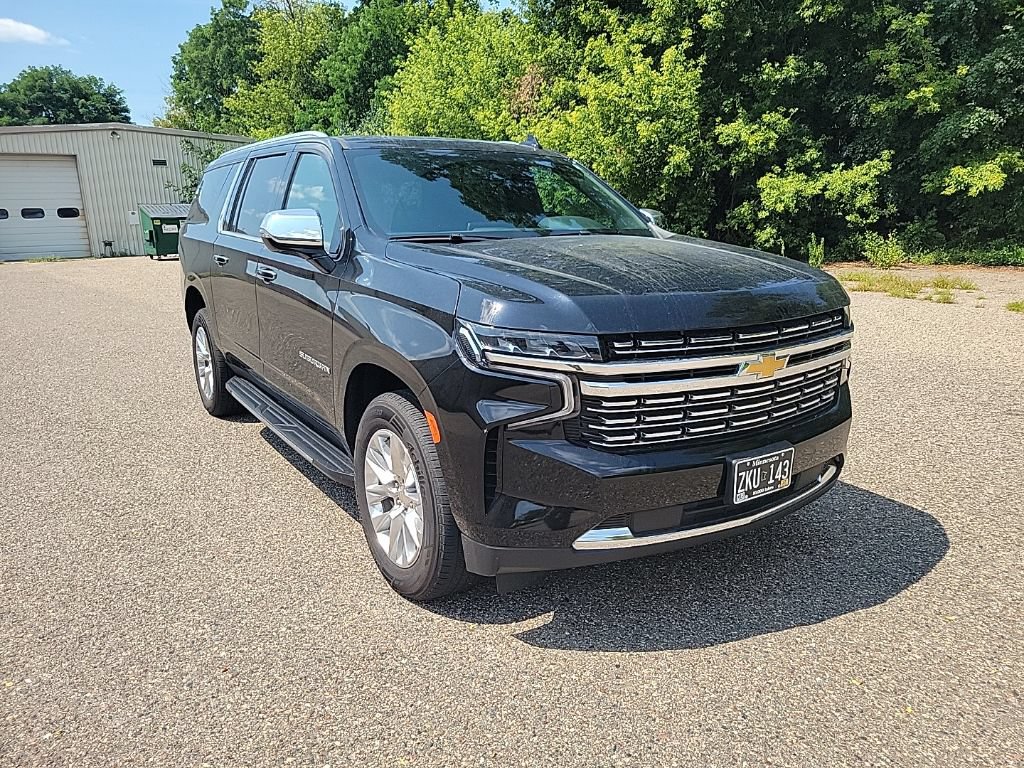 Used 2023 Chevrolet Suburban Premier AWD/4WD image 5