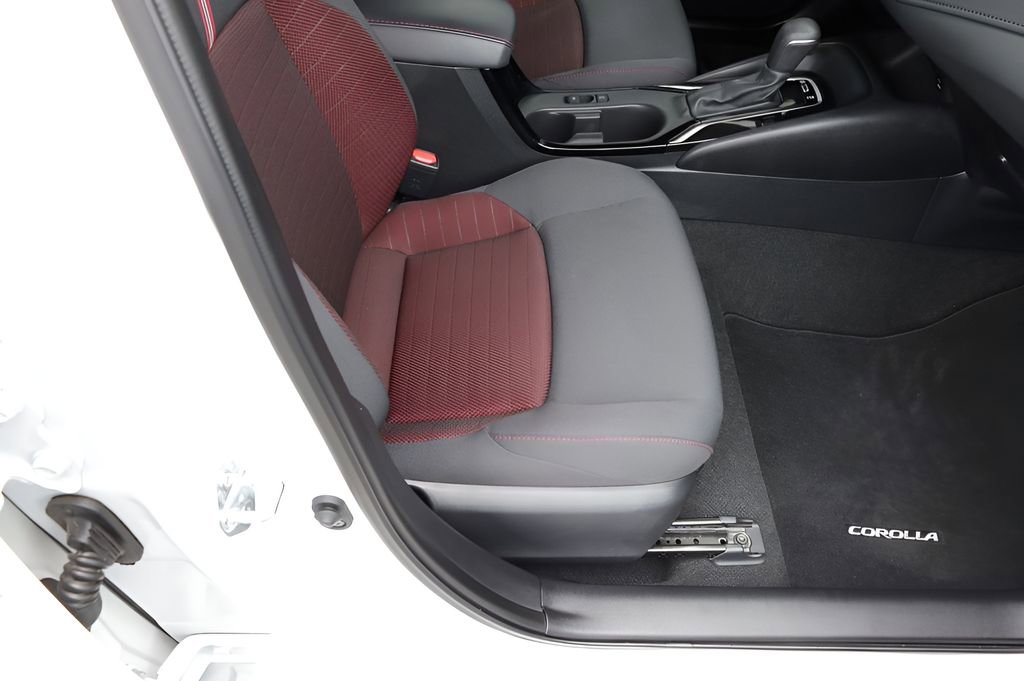 Certified 2023 Toyota Corolla SE w/ Carpet Mat Package (TMS) image 24