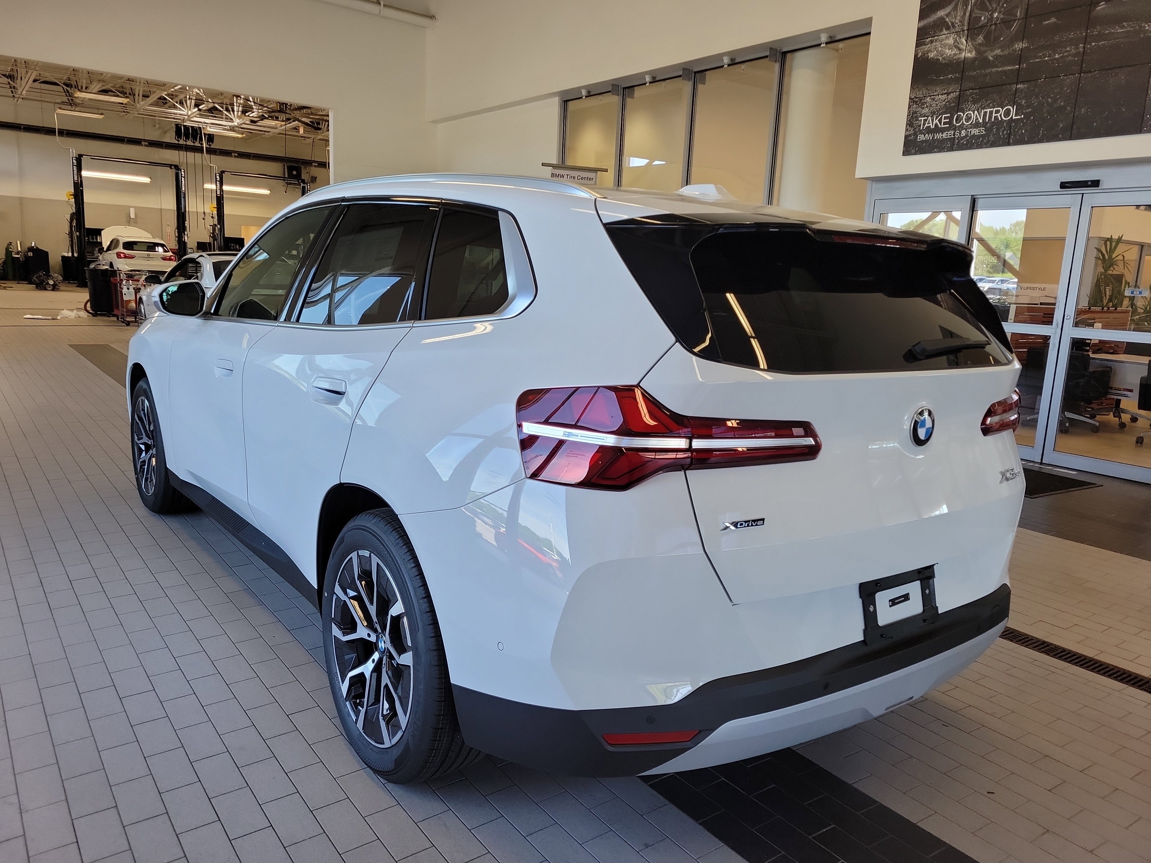 Used 2025 BMW X3 xDrive30i w/ Convenience Package image 7