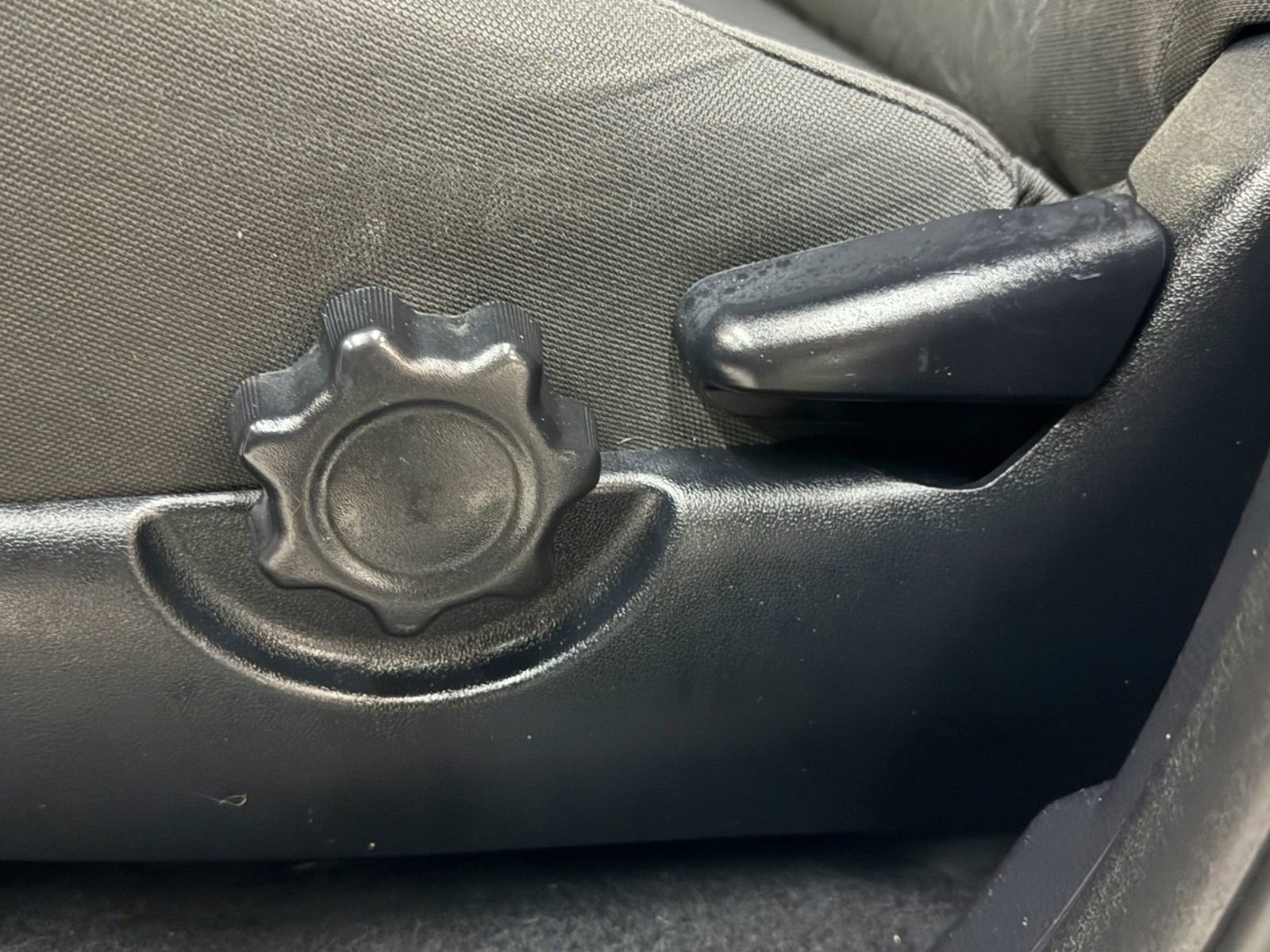 Used 2017 Toyota Tacoma TRD Off-Road w/ Tow Package (A/T) image 23