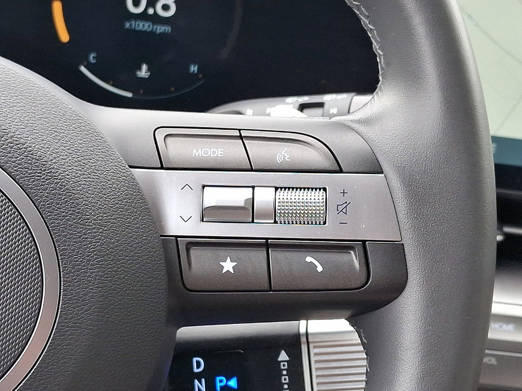 Used 2024 Hyundai Kona SEL w/ Convenience Package image 18