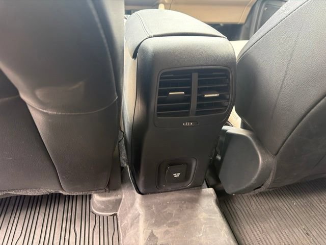 Used 2020 Ford Escape Titanium w/ Titanium Premium Package 2.0 AWD/4WD image 18