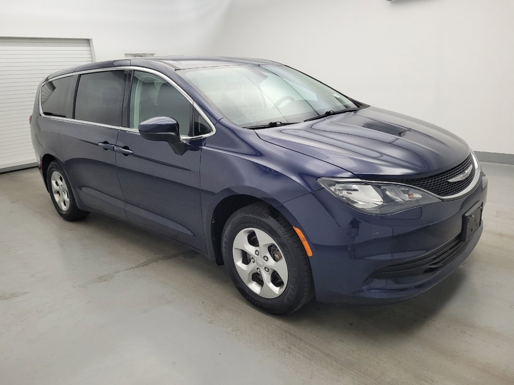 Used 2017 Chrysler Pacifica LX w/ Tire & Wheel Group FWD image 11