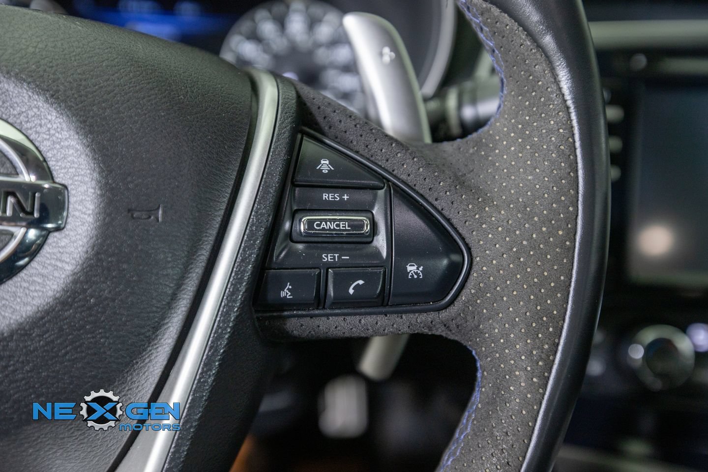 Used 2018 Nissan Maxima SR w/ Midnight Edition FWD image 16