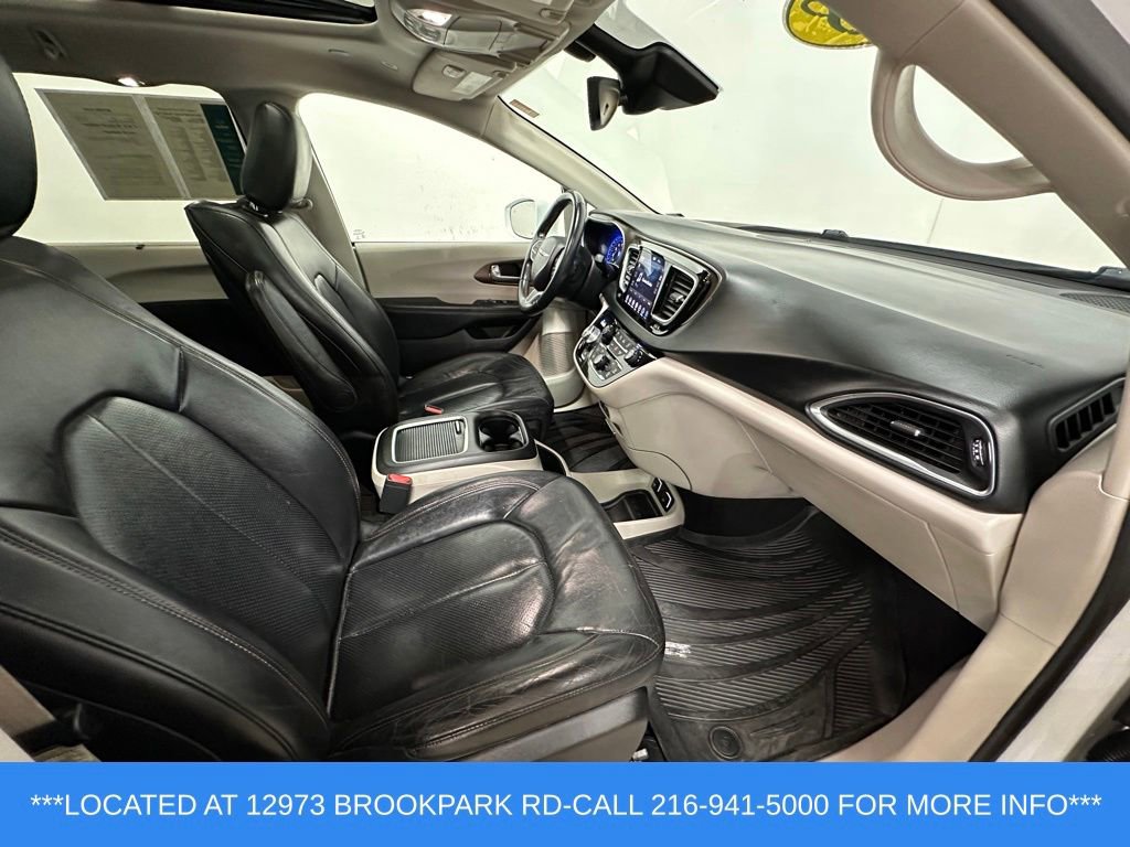 Used 2018 Chrysler Pacifica Touring-L Plus w/ Advanced Safetytec Group FWD image 27