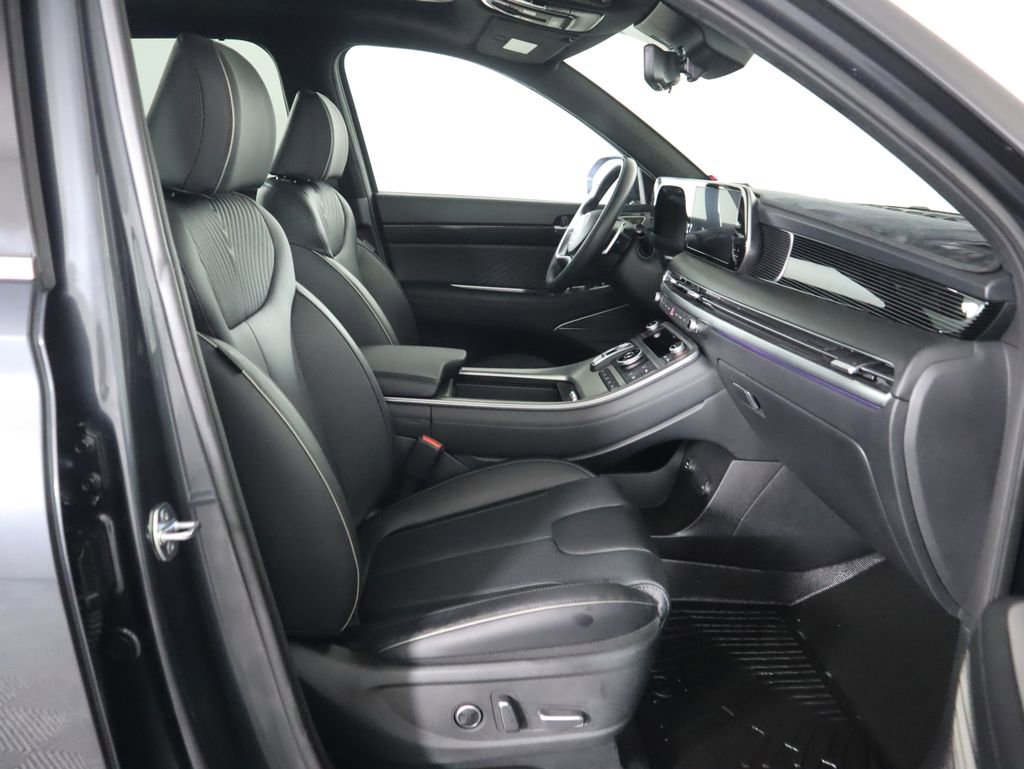 Used 2025 Hyundai Palisade Calligraphy image 21