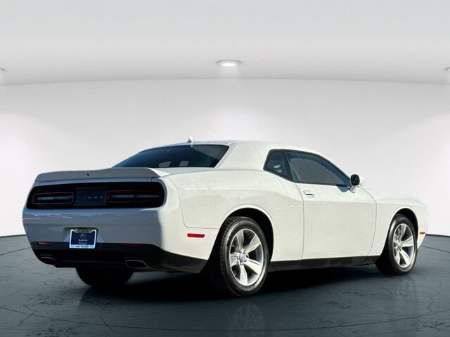 Used 2021 Dodge Challenger SXT image 6