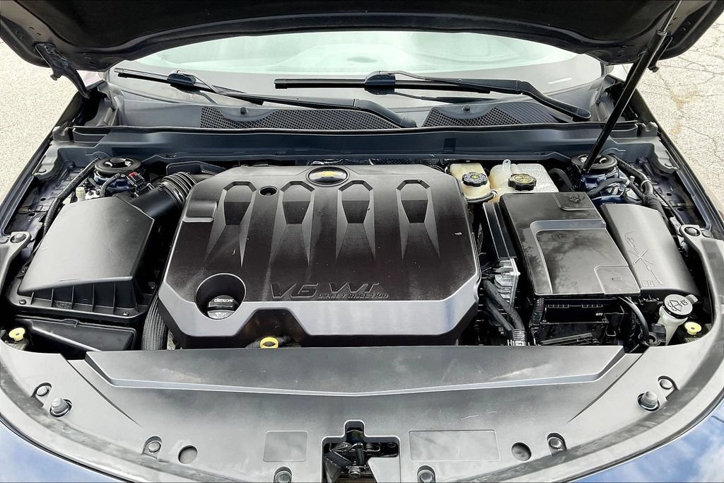 Used 2018 Chevrolet Impala LT FWD image 27