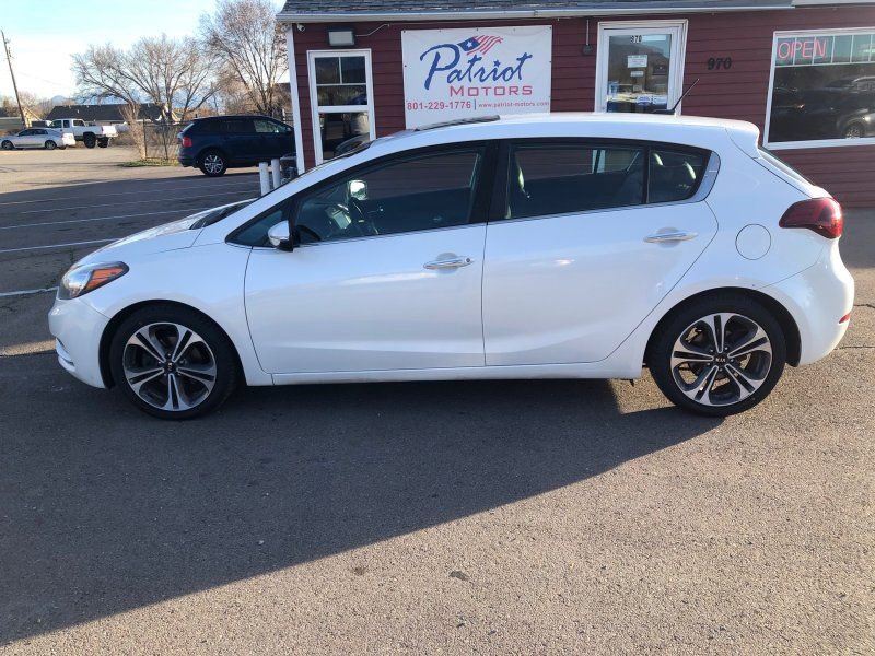 Used 2016 Kia Forte EX w/ EX Premium Technology Package FWD image 2