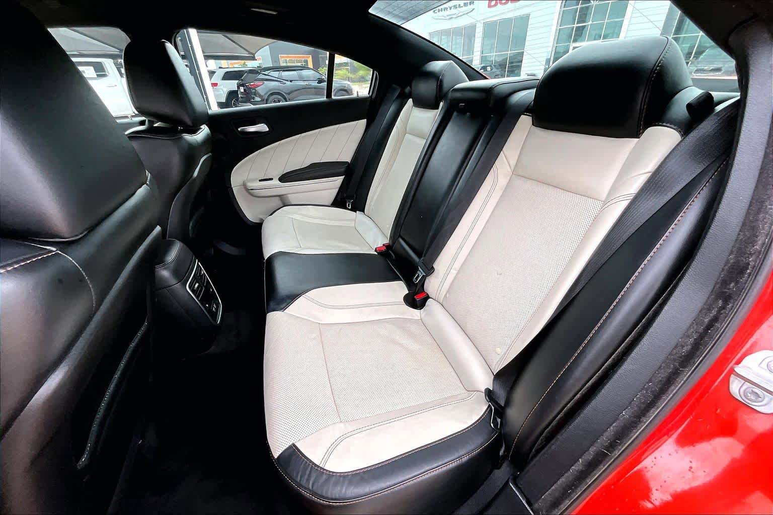 Used 2017 Dodge Charger SXT w/ Plus Group RWD image 17