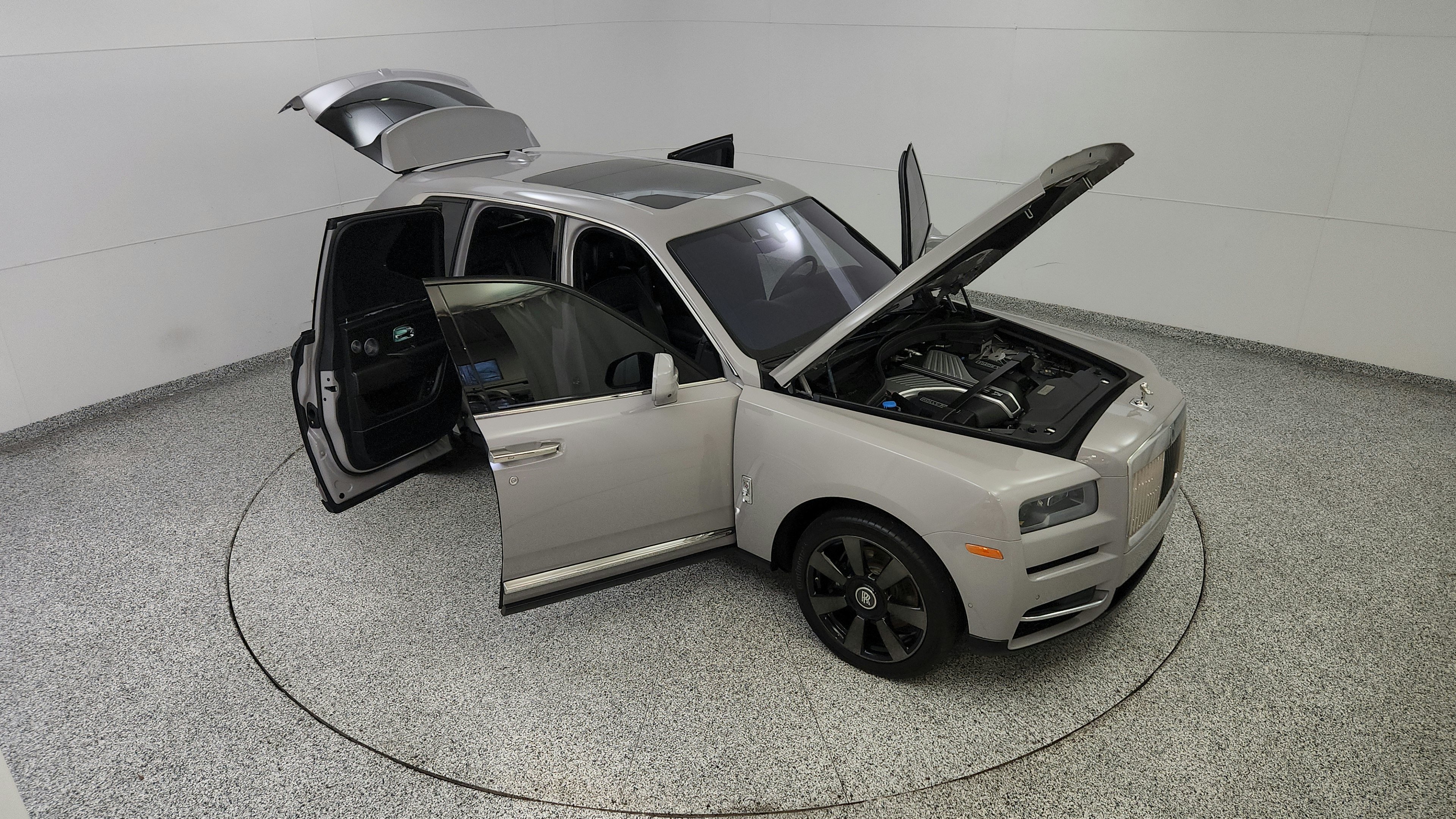 Used 2021 Rolls-Royce Cullinan AWD/4WD image 17