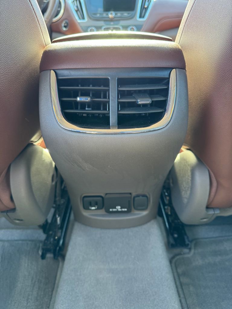 Used 2018 Chevrolet Malibu LT w/ Leather Package image 32