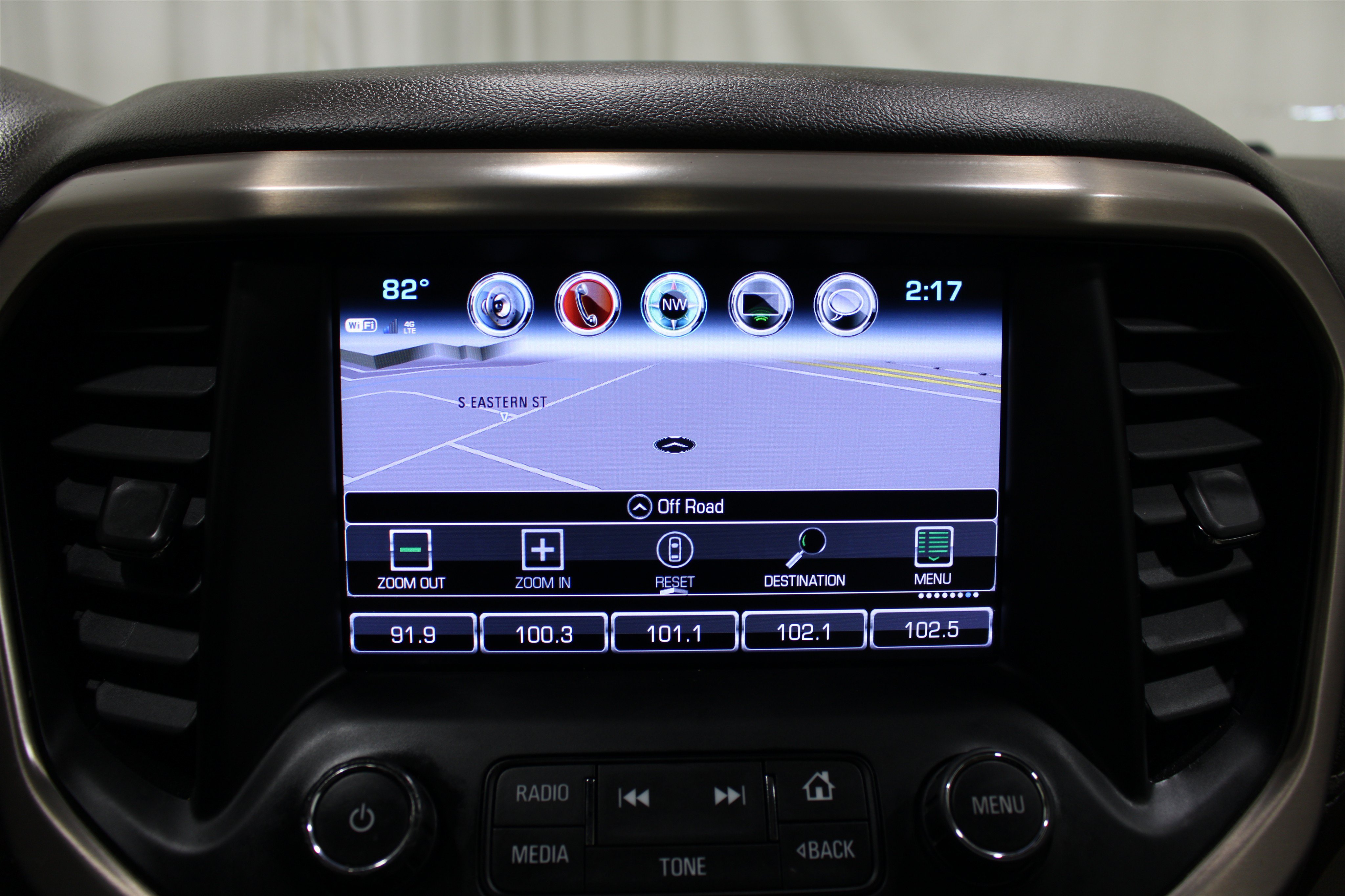 Used 2019 GMC Acadia Denali w/ Technology Package AWD/4WD image 18