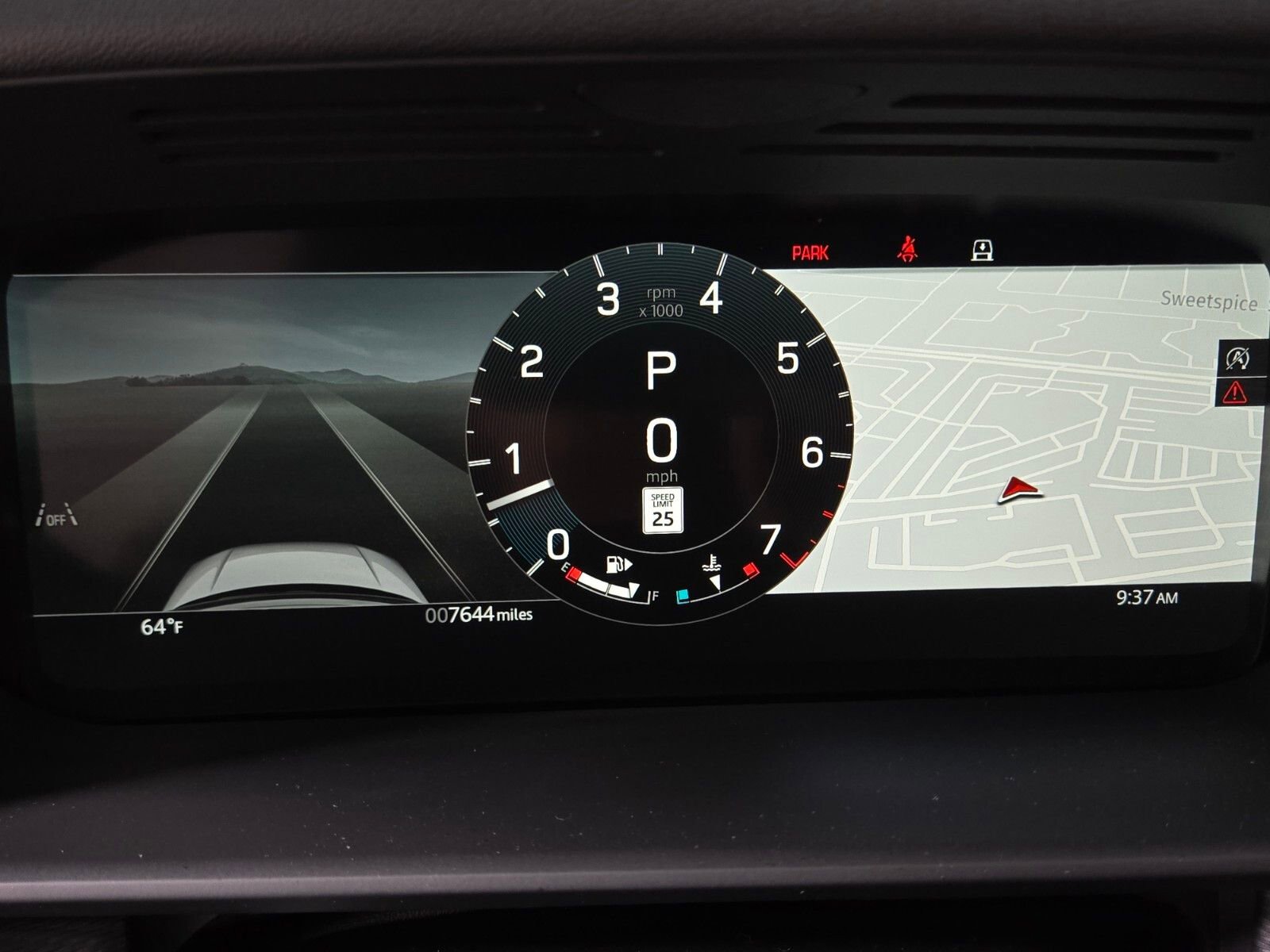 Used 2025 Land Rover Discovery Dynamic SE image 33