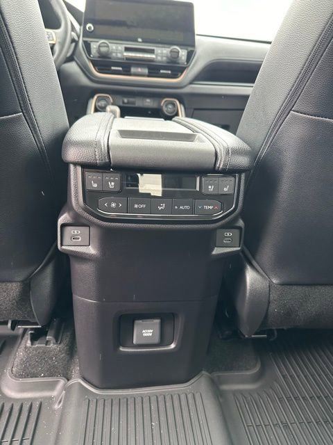 Used 2026 Toyota Grand Highlander AWD Hybrid image 37