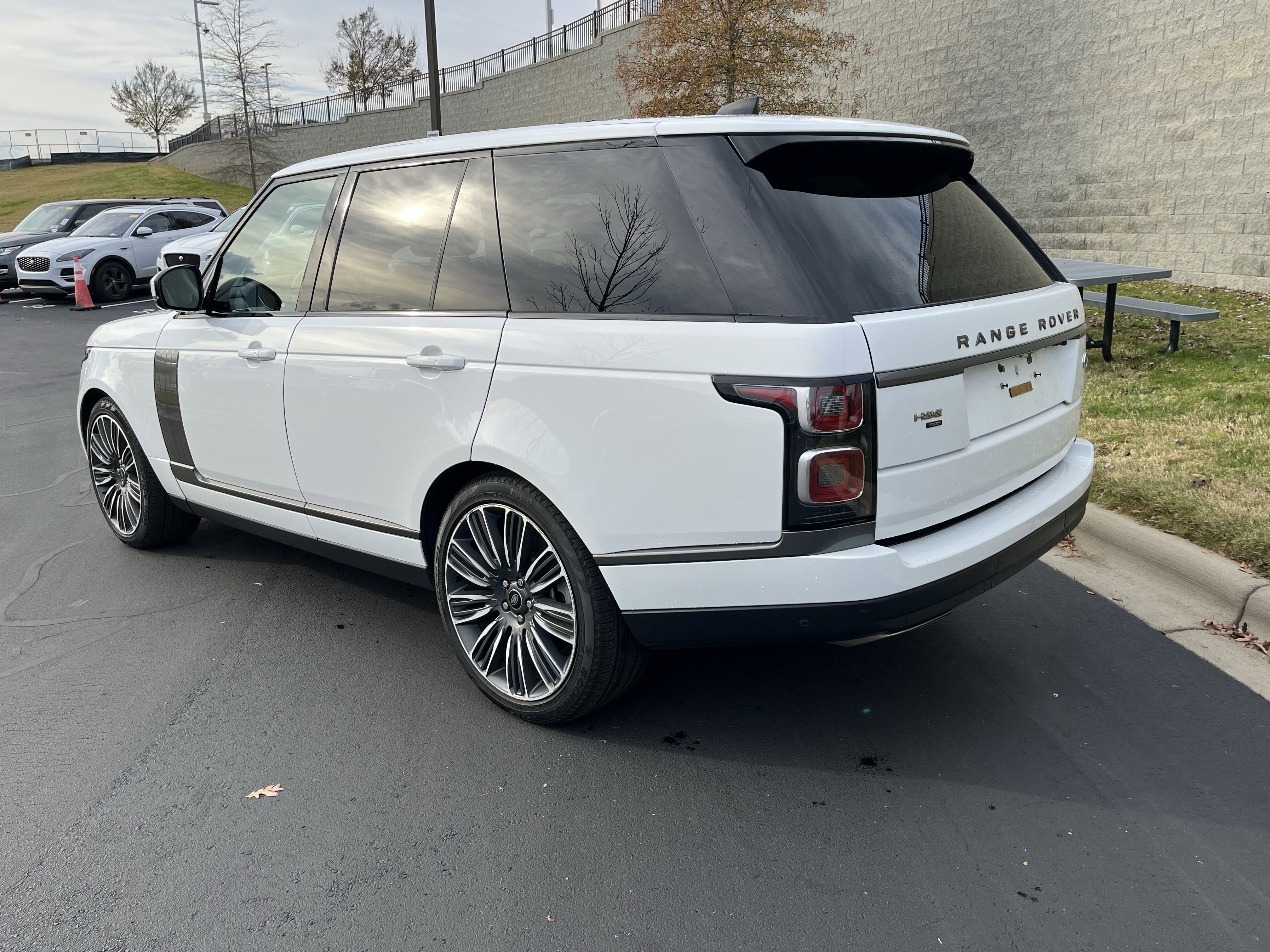 Certified 2022 Land Rover Range Rover P525 Westminster Edition image 39