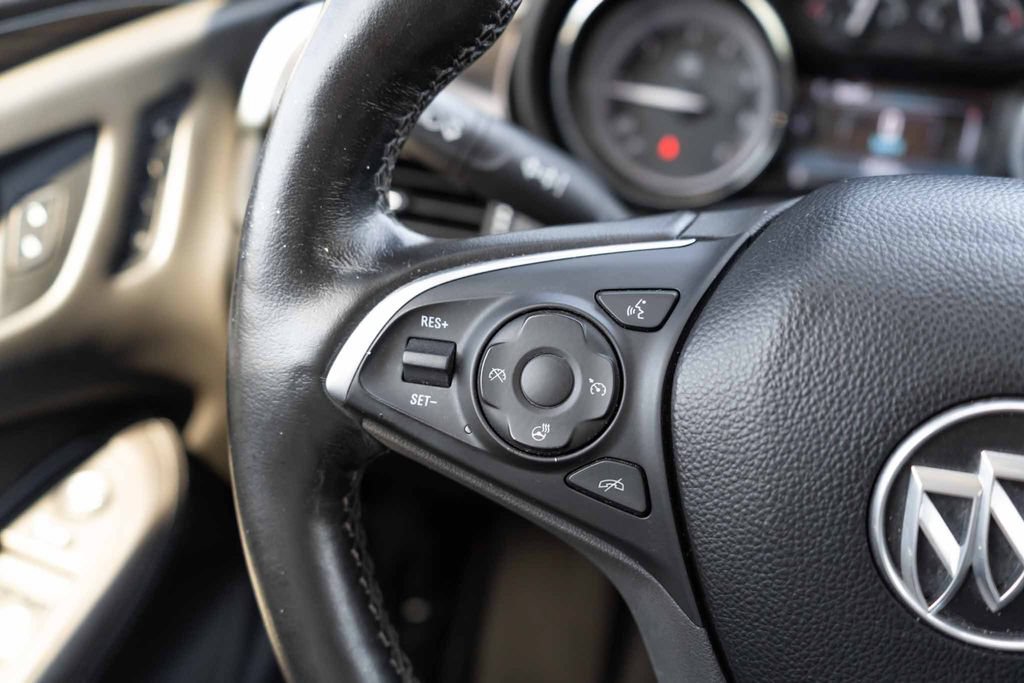 Used 2019 Buick Envision Essence FWD image 22