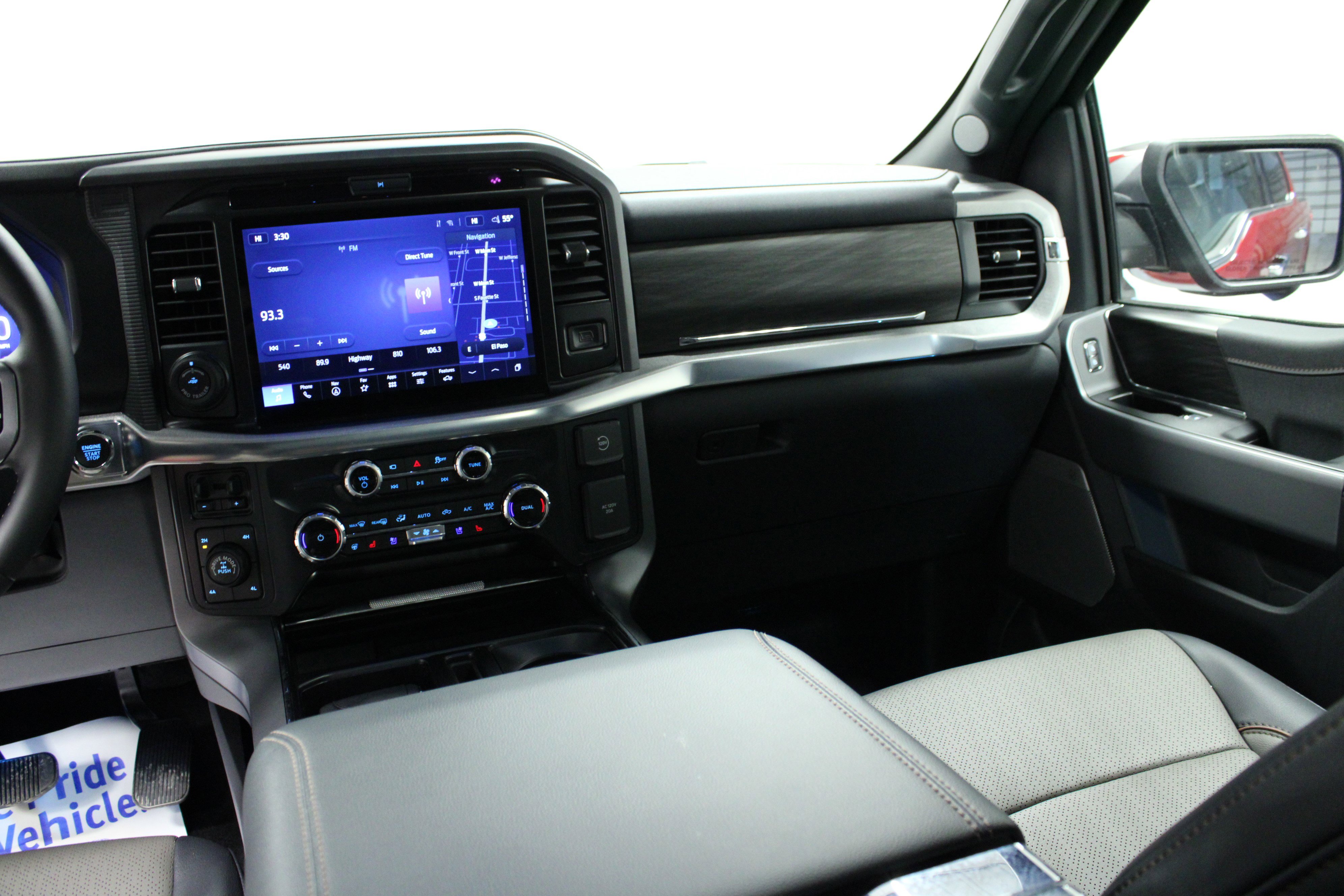 Used 2025 Ford F150 Lariat w/ Equipment Group 502A High image 20