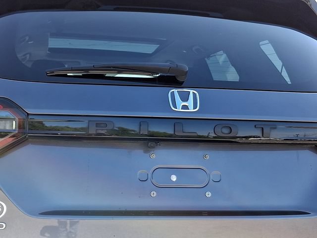 Certified 2023 Honda Pilot Touring image 33