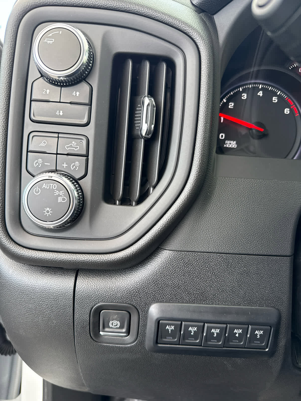 New 2025 GMC Sierra 2500 Pro w/ Convenience Package image 25