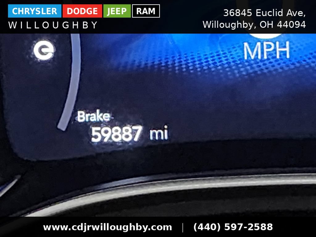 Used 2024 Chrysler Pacifica Limited FWD image 18