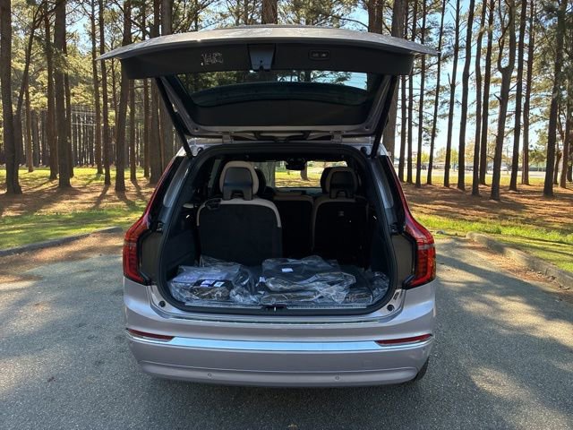 New 2026 Volvo XC90 B6 Plus w/ Protection Package Premier AWD/4WD image 18