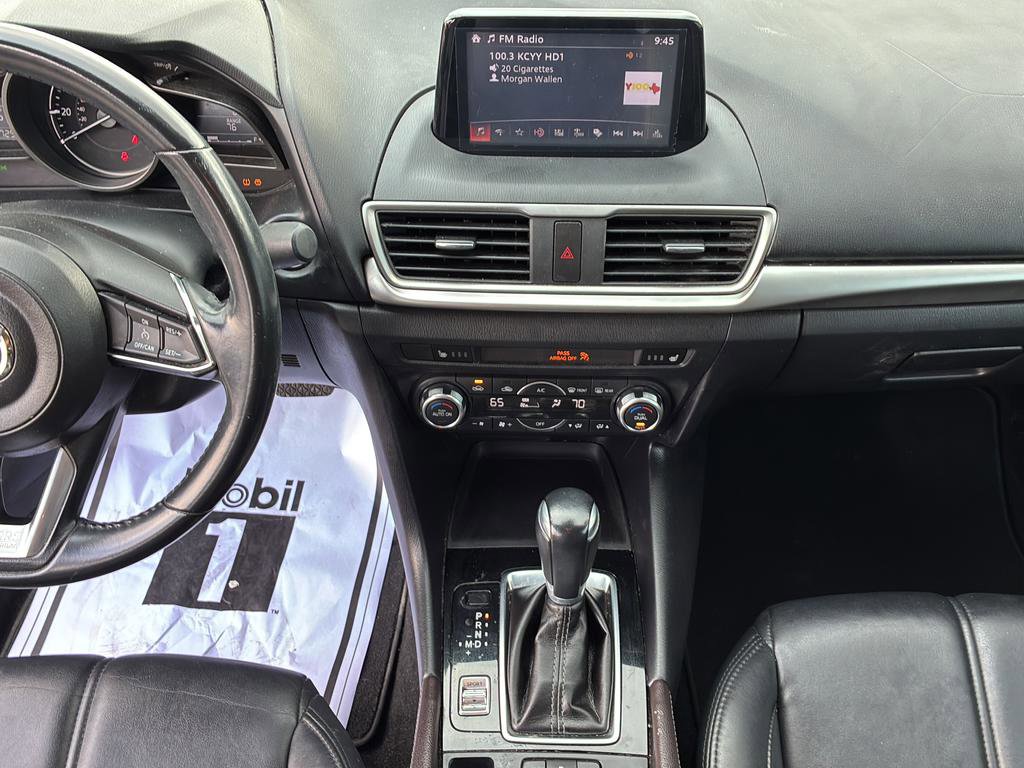 Used 2018 MAZDA MAZDA3 Touring FWD image 24