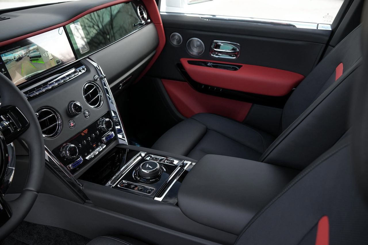 New 2026 Rolls-Royce Cullinan AWD/4WD image 17