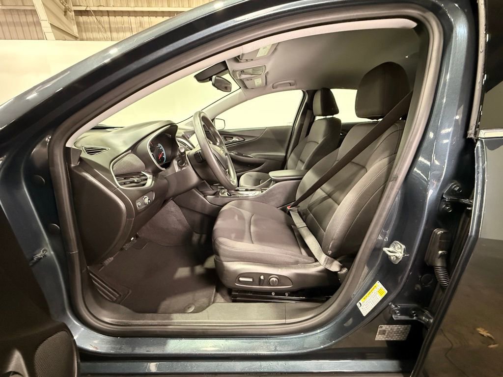 Used 2020 Chevrolet Malibu LS image 17