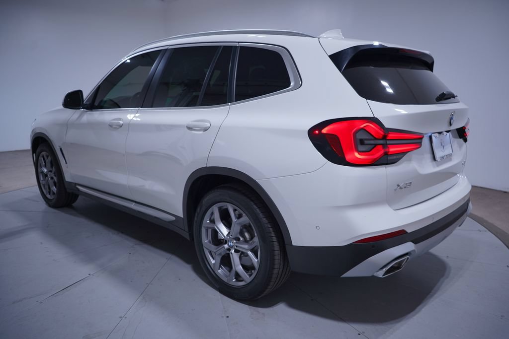 Used 2024 BMW X3 sDrive30i w/ Premium Package RWD image 3
