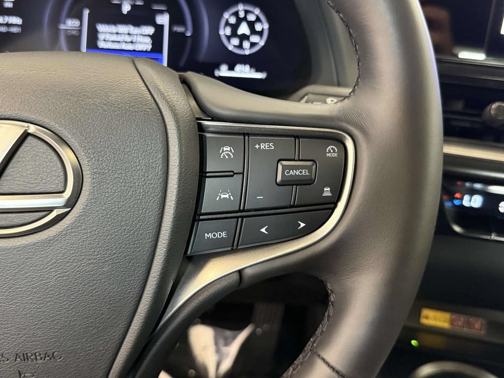 Used 2025 Lexus UX 300h AWD w/ Accessory Package (Z1) image 31