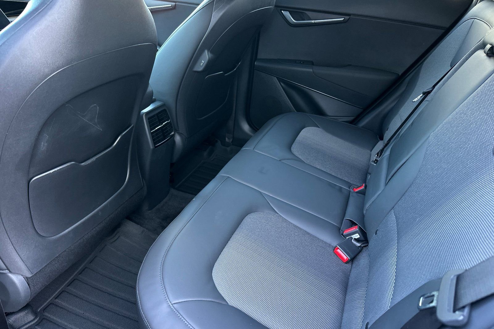 Used 2023 Kia Niro EX image 12