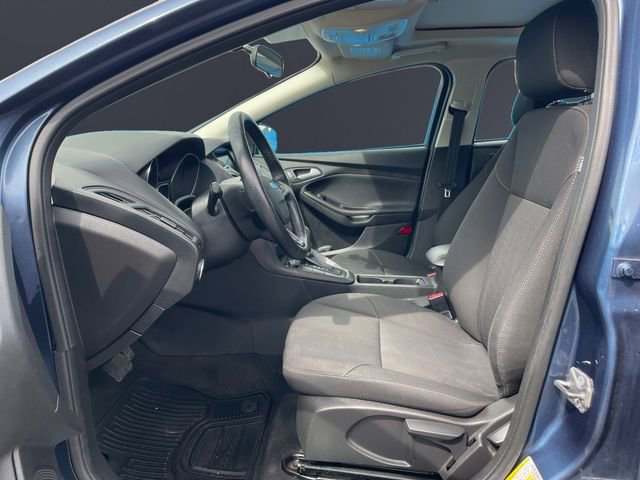 Used 2018 Ford Focus SEL w/ Cold Weather Package FWD image 9