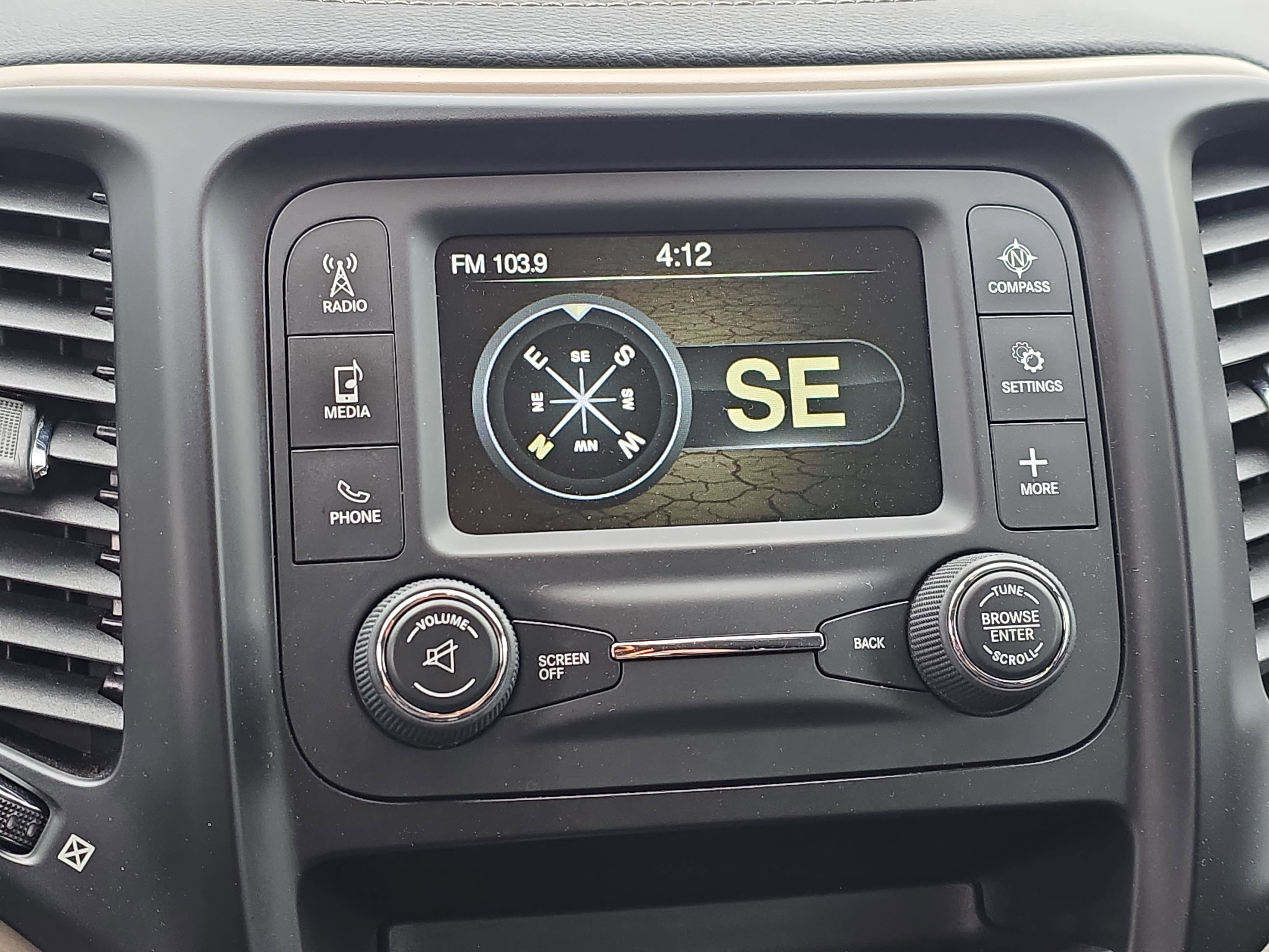 Used 2015 Jeep Cherokee Sport FWD image 19